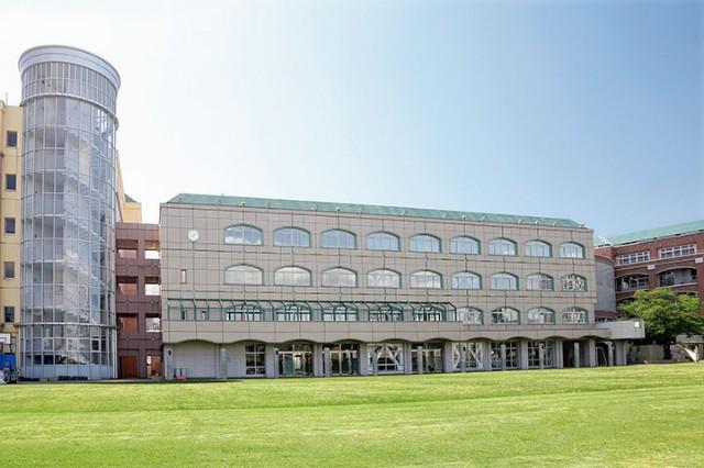 高校