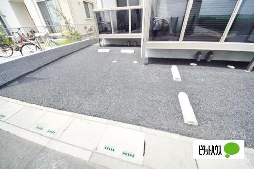 第27アベニュー（102） 駐車場