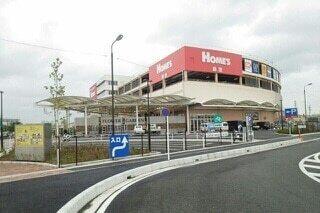 島忠ホームズ草加舎人店：1300m