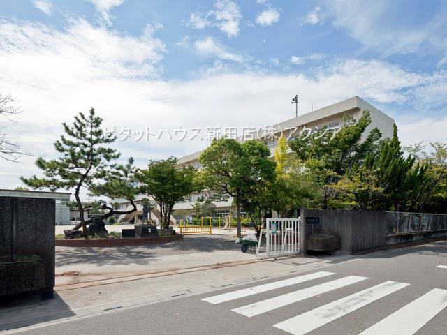 吉川市立栄小学校：1104m