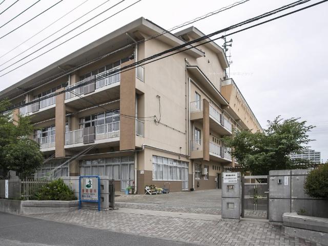 三郷市立新和小学校：664m