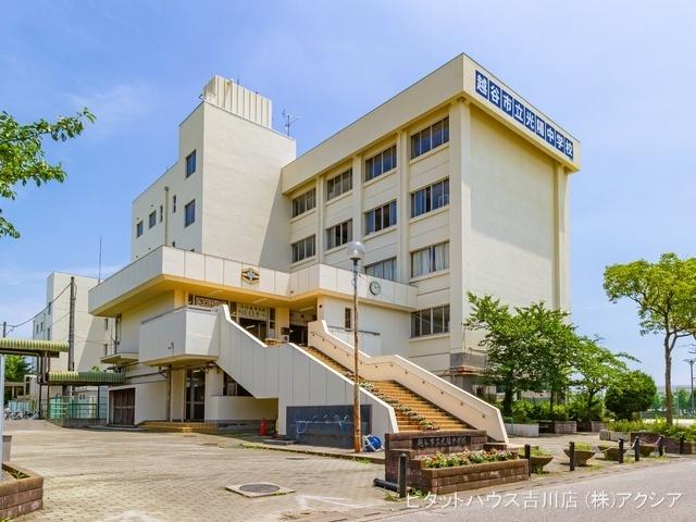 越谷市立光陽中学校：2377m