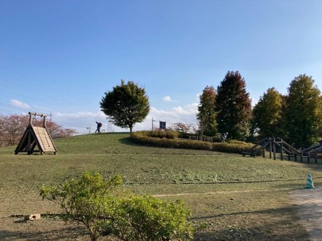 関公園：695m