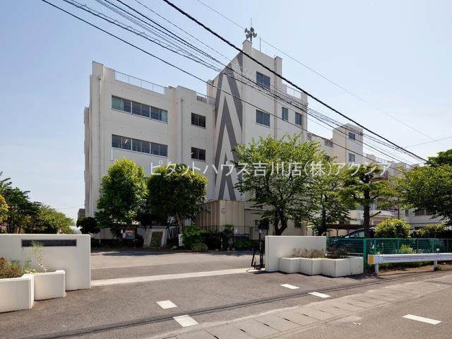 吉川市立北谷小学校：1455m