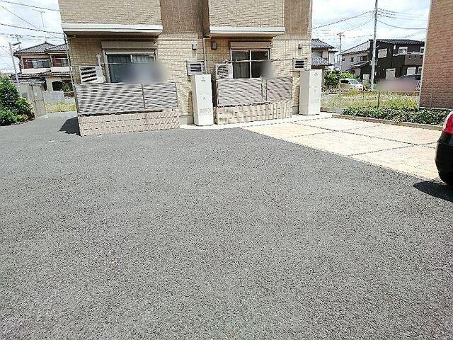 ウィット吉川　Ｂ（101） 駐車場