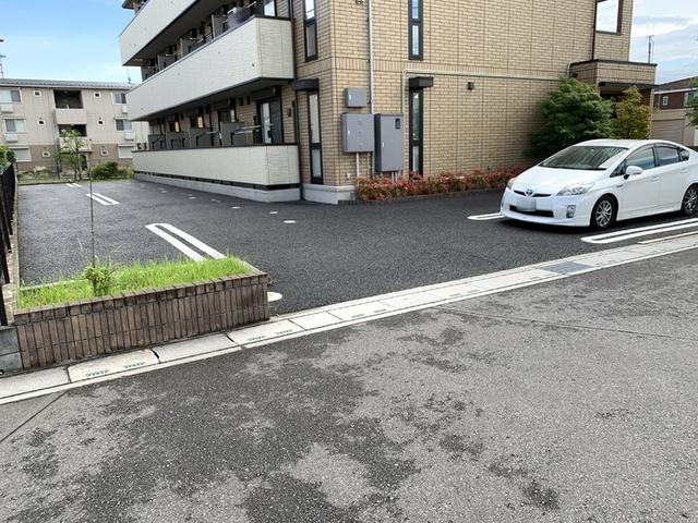 ラ シュエット（102） 駐車場