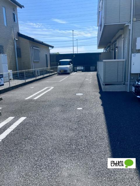 コンフォート（203） 駐車場
