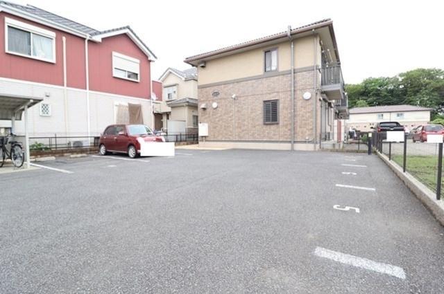 リュミエール（105） 駐車場