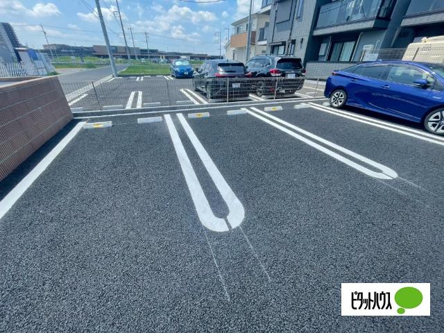 Artemis（102） 駐車場