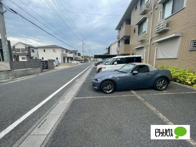 キャピタル美南　Ａ（305） 駐車場