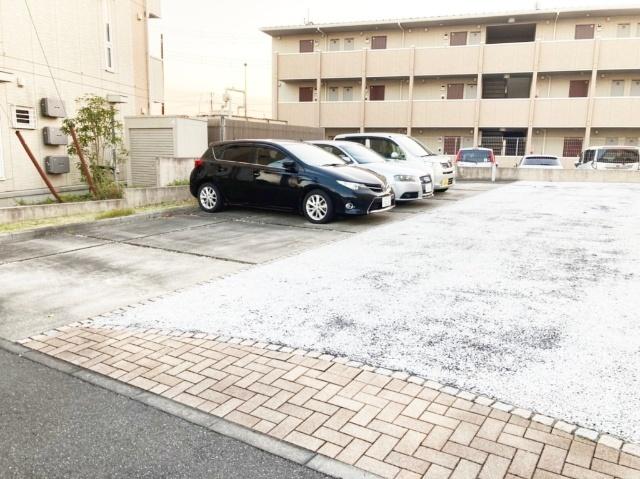 イルソーレ吉川美南　アランチャ（103） 駐車場