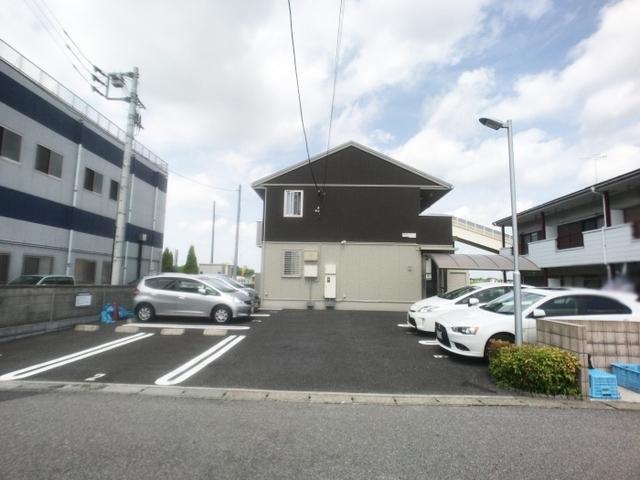 ヴィルヌーブ（203） 駐車場