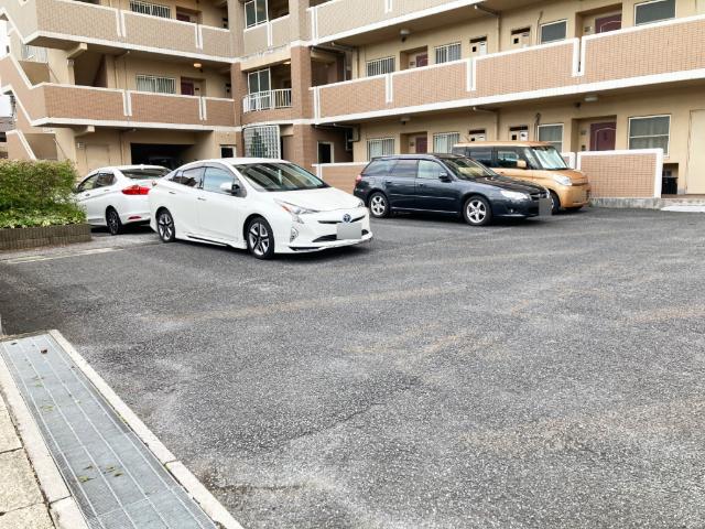 プラチド（102） 駐車場