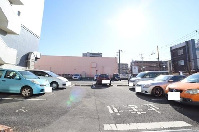 ＧＲＡＮＤ　ＲＩＳＥ　住居（906） 駐車場