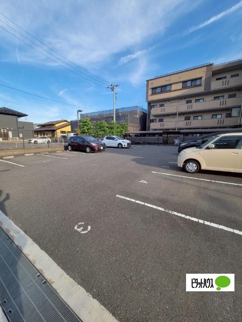 貴賓館（108） 駐車場