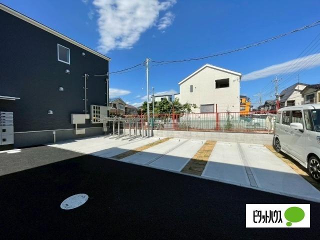 リーブルファイン吉川保（202） 駐車場