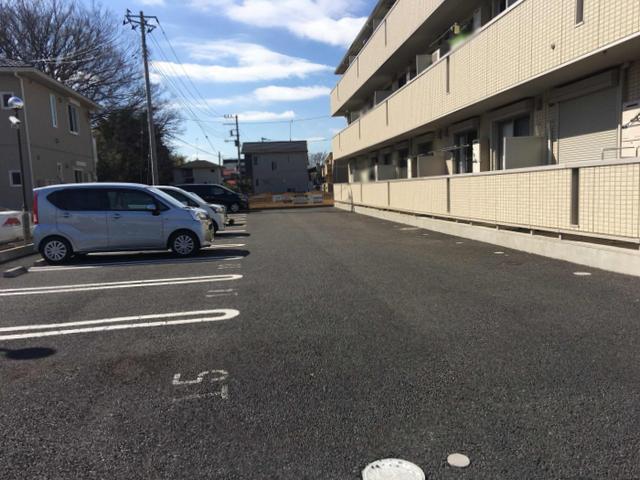 ヒルズガーデン（302） 駐車場
