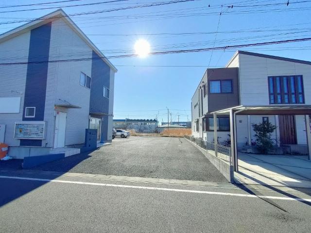 南側建物が離れておりますので陽当り良好です♪