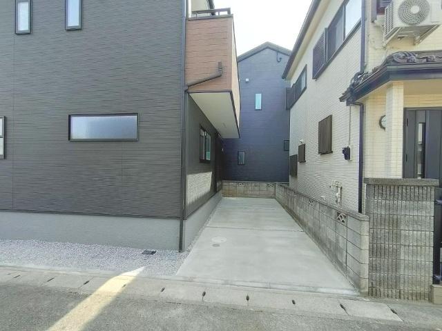 南側がカースペースになっております