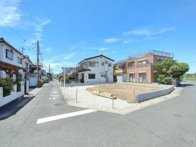 東南角地につき陽当り・開放感良好♪