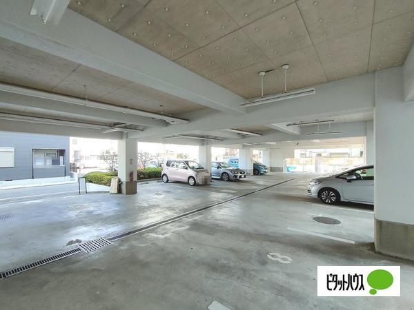 ニュー池田町ハイツ 駐車場