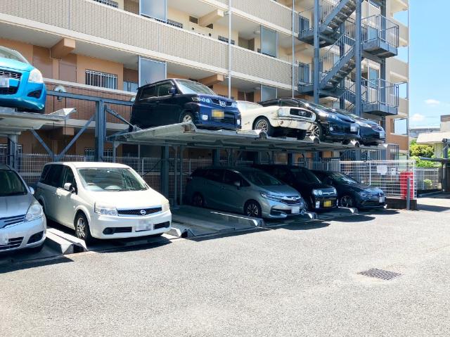 サンクレイドル吉川イヴェール 駐車場
