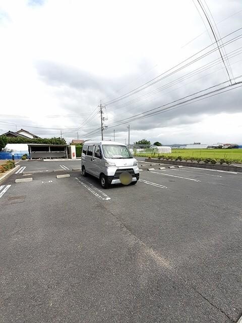 トゥルー　スマイルＢ（201） 駐車場