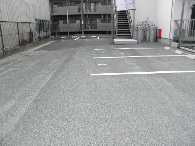 フリーウエイⅡ（1-B） 駐車場
