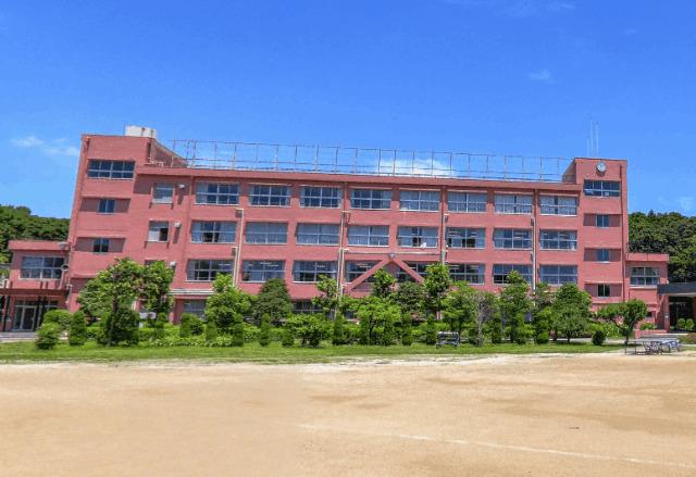 私立我孫子二階堂高校：360m