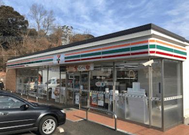 セブンイレブン印西竹袋店：464m