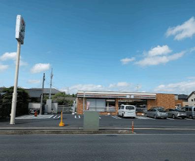 セブンイレブン取手藤代庁舎前店：205m