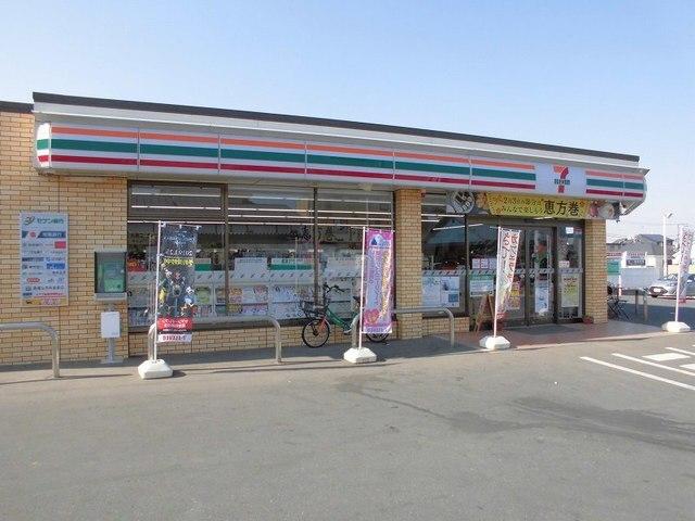セブンイレブン守谷本町店：270m