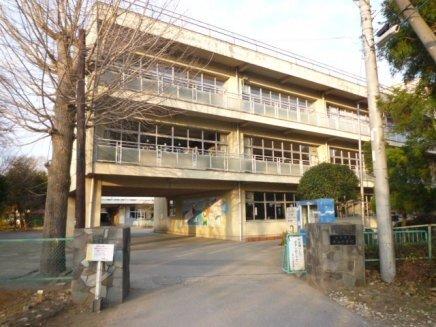 取手市立永山小学校：389m