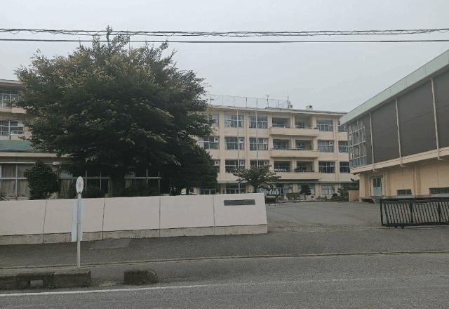 取手市立取手第一中学校：2117m