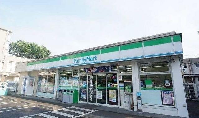ファミリーマート：550m