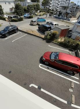 ブリッサ（203） 駐車場