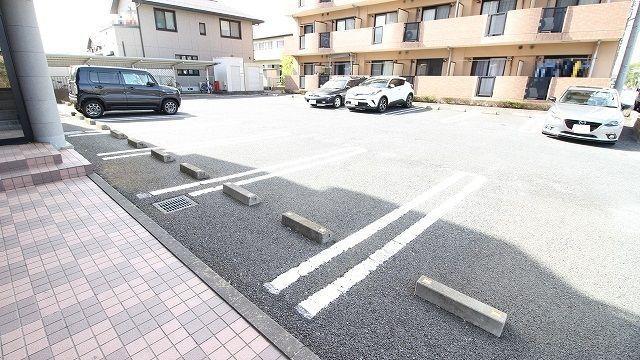 コートライブリーＮ（403） 駐車場