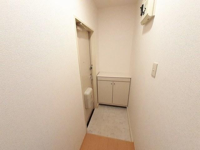 プラドール岡崎（204） 玄関