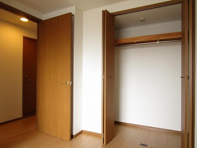 リバーシャトー（405） 収納