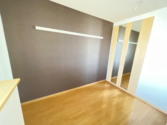 グローブ　コート 部屋画像