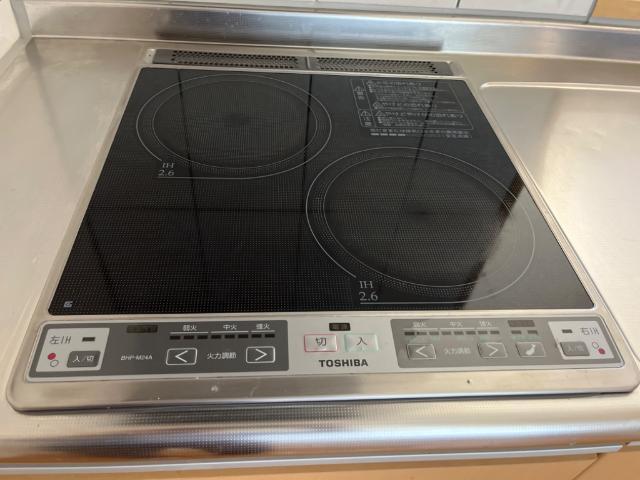 グローブ　コート 部屋画像