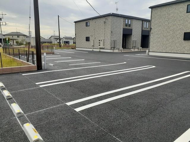 トムトックライズⅡ（101） 駐車場