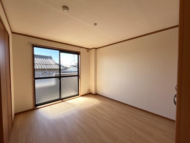 ＫＩＮＧ’Ｓ  ＣＯＡＴ（キングスコート） 部屋画像