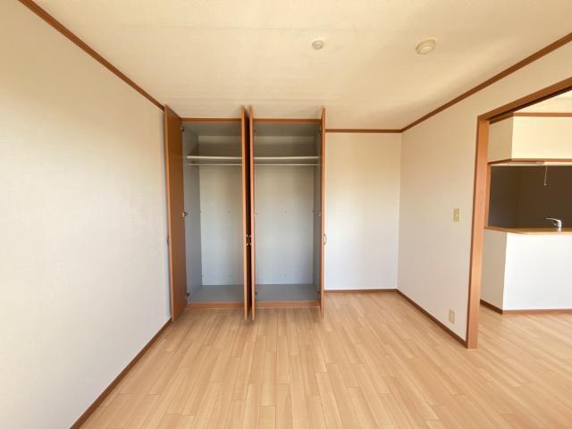 ＫＩＮＧ’Ｓ  ＣＯＡＴ（キングスコート） 部屋画像