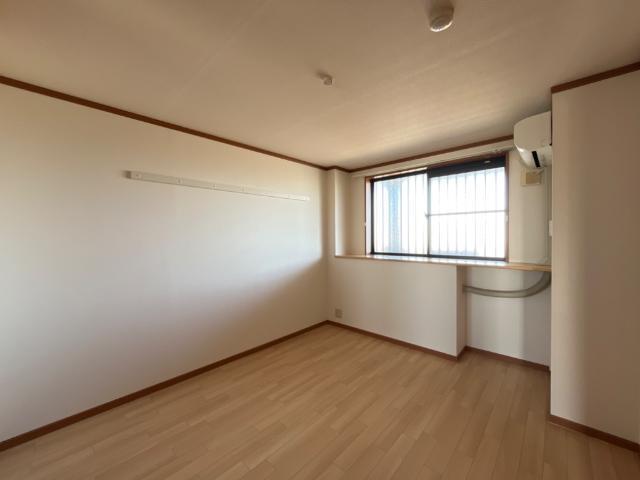ＫＩＮＧ’Ｓ  ＣＯＡＴ（キングスコート） 部屋画像