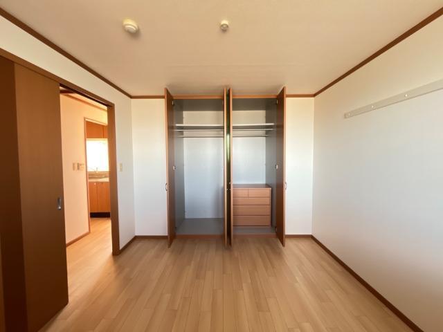 ＫＩＮＧ’Ｓ  ＣＯＡＴ（キングスコート） 部屋画像