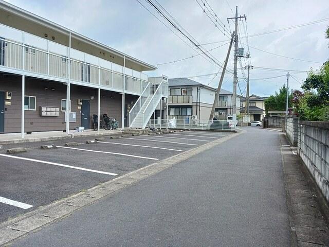 アクティブＹ（101） 駐車場