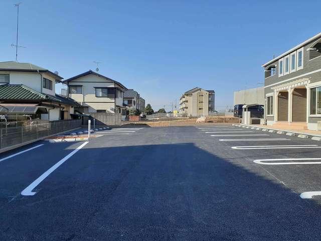 グランソレイユＪ（201） 駐車場