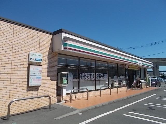 セブンイレブン　東桜川店：570m