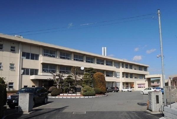 勝田第二中学校：390m